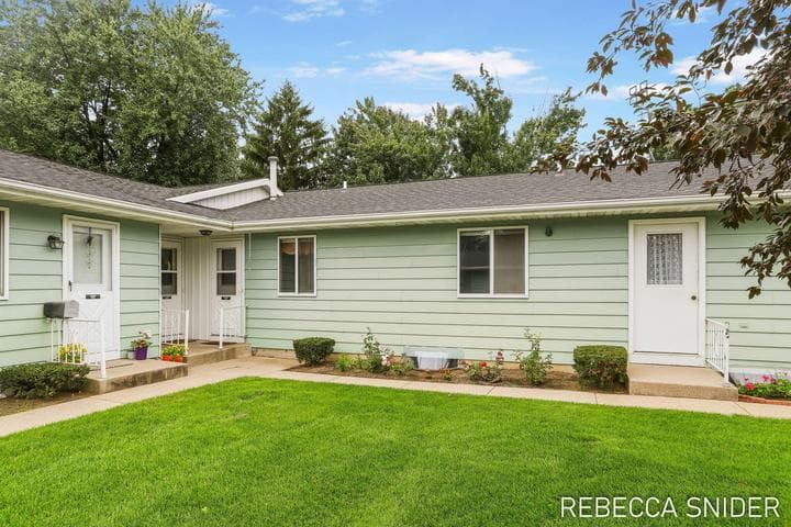 5692 Leisure S Drive SE, Grand Rapids, MI 49548