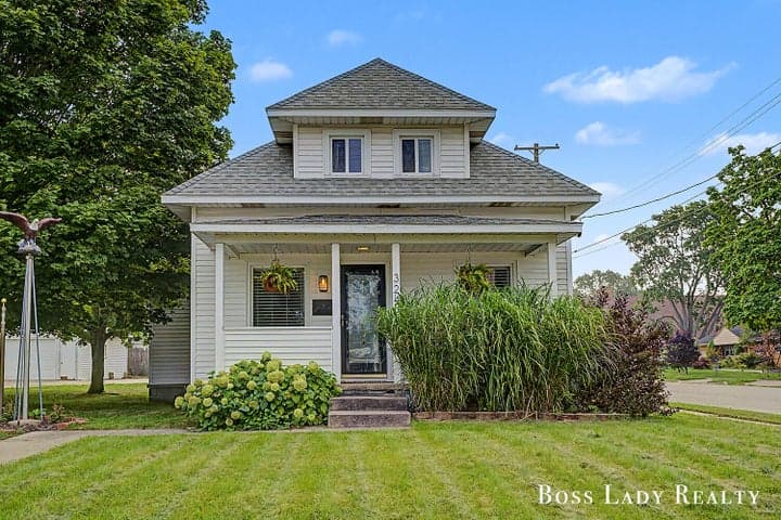 3242 Wilson Avenue SW, Grandville, MI 49418