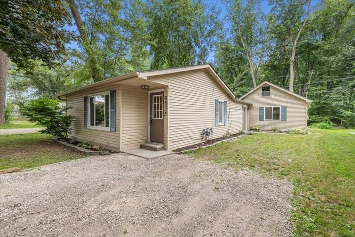 9535 Listeria Street, Commerce Twp, MI 48382
