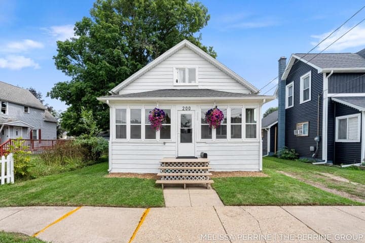 200 Grove Street NW, Sparta, MI 49345