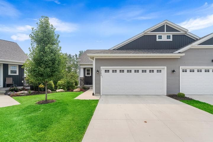 13683 Legends View Court 18, Holland, MI 49424