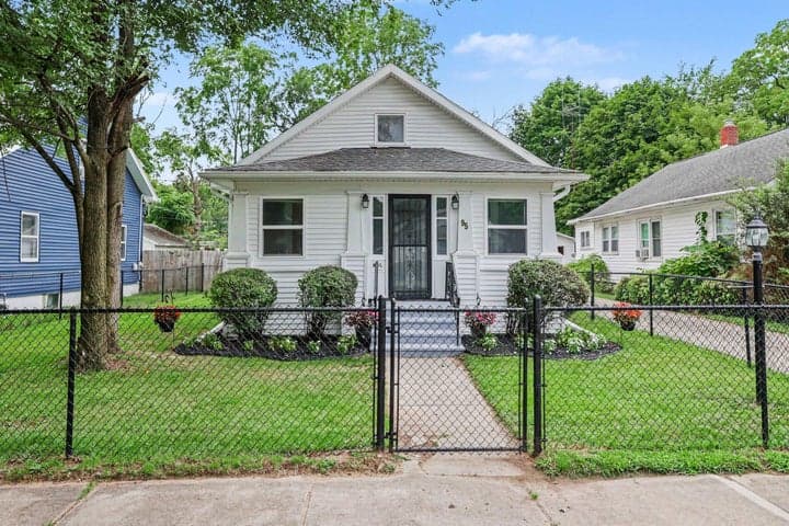 95 Bowen Avenue, Battle Creek, MI 49037