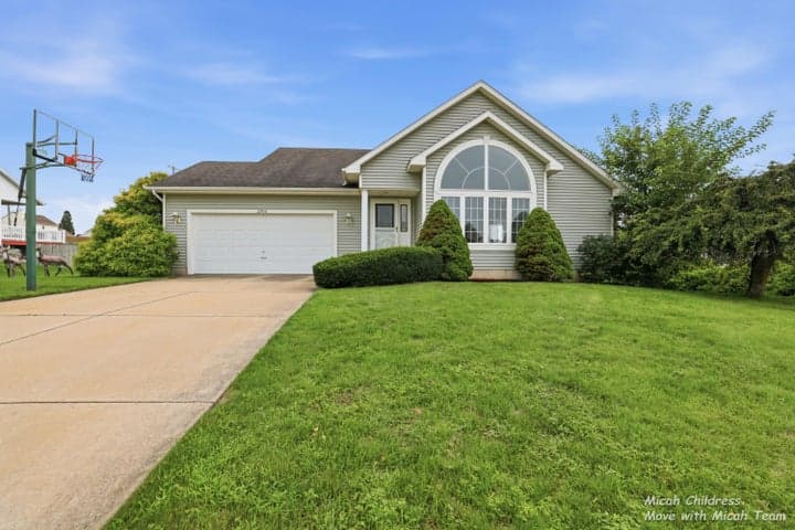 2700 Cape Coral Drive SW, Wyoming, MI 49418