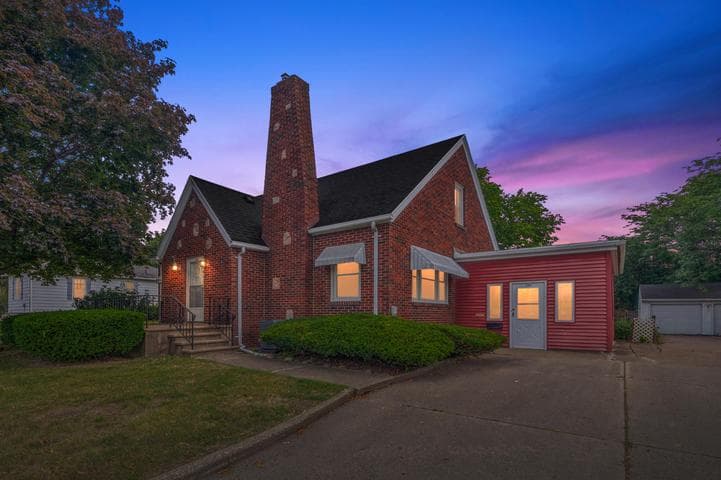 1209 Napier Avenue, St. Joseph, MI 49085