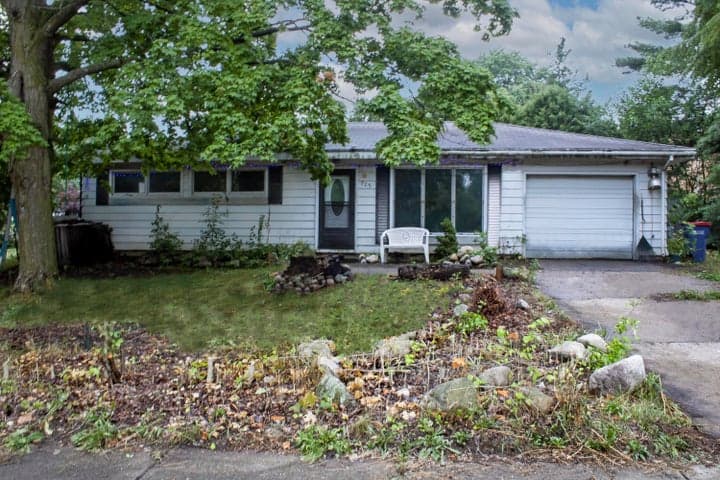 925 Plymouth Avenue NE, Grand Rapids, MI 49505