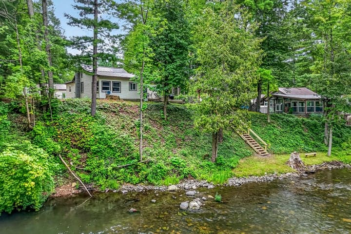 7784 E Saint Huberts Trail, Hesperia, MI 49421