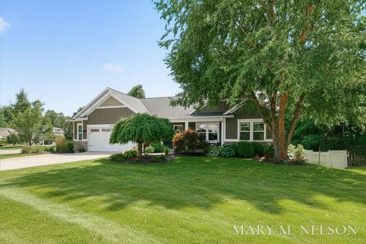 5705 Kenstyn Drive SW, Wyoming, MI 49418