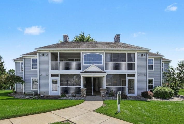749 W Barrington Circle 78, Jackson, MI 49203