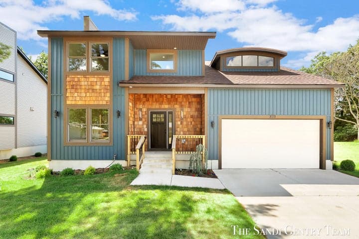 1032 Arlington Avenue, Grand Haven, MI 49417