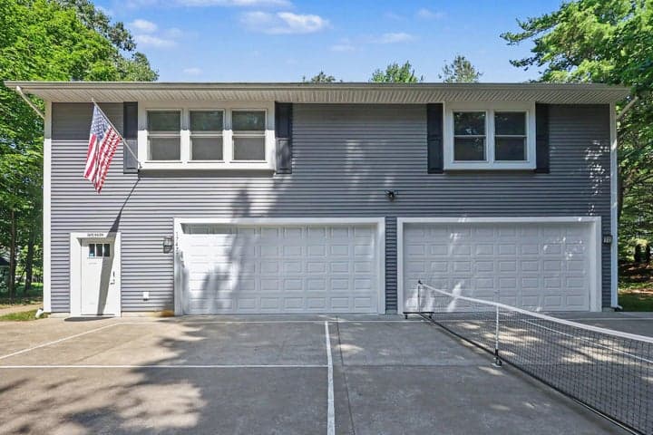 17477 Serenity Court, Grand Haven, MI 49417