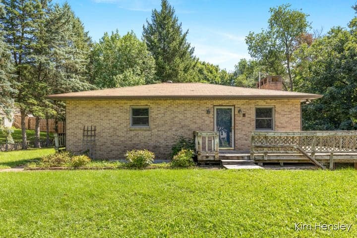1085 4 Mile Road NE, Grand Rapids, MI 49525