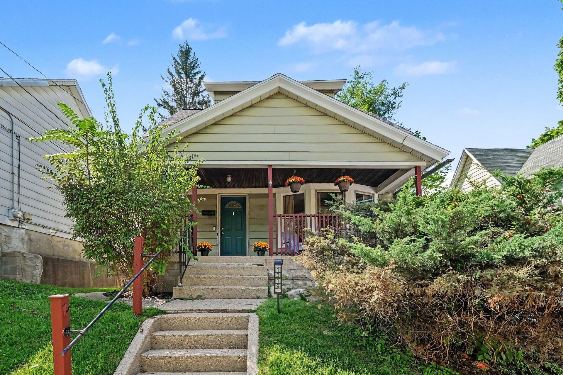 1319 N Avenue NE, Grand Rapids, MI 49505