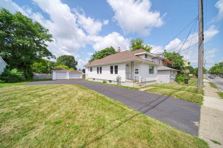 208 S Brown Street, Jackson, MI 49203