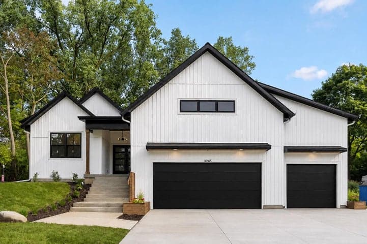 3245 Midland Drive SE, Grand Rapids, MI 49546