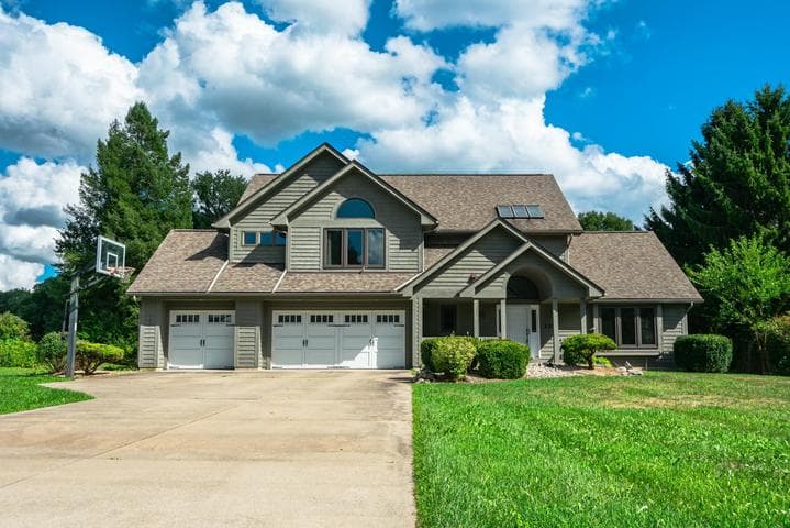 135 Tiffany Lane, Battle Creek, MI 49015