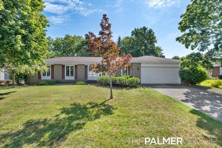 271 Brook Lane Avenue, Holland, MI 49423