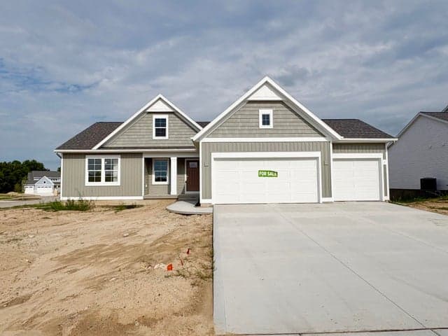 7070 Kettle Dale Avenue SE, Alto, MI 49302
