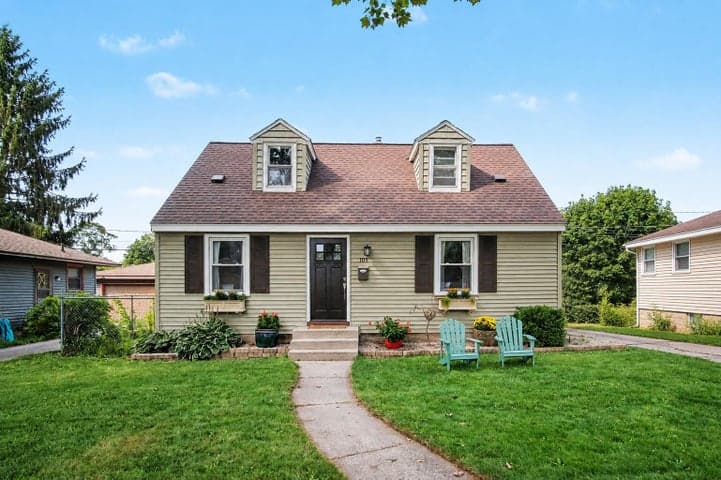 105 Katherine Drive NE, Grand Rapids, MI 49505