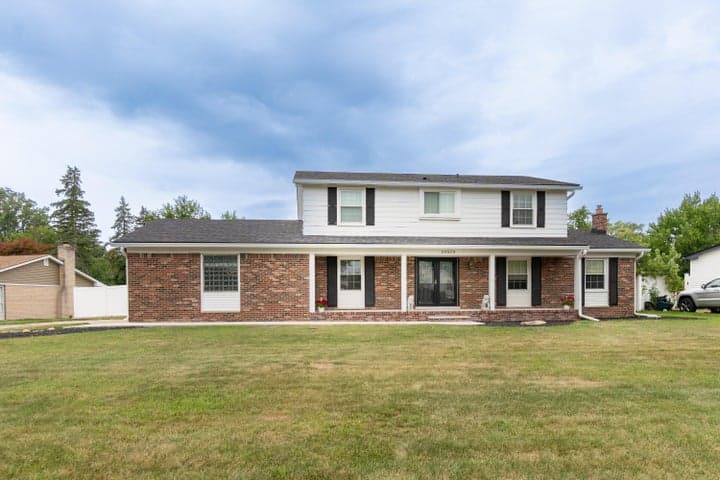 25569 Kilreigh Drive, Farmington Hills, MI 48336