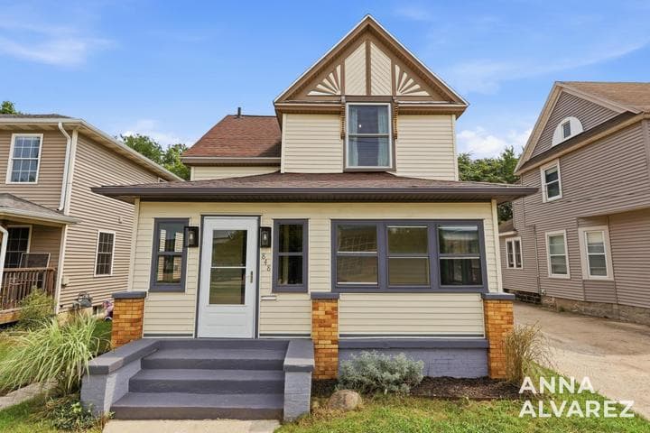 848 Madison Avenue SE, Grand Rapids, MI 49507