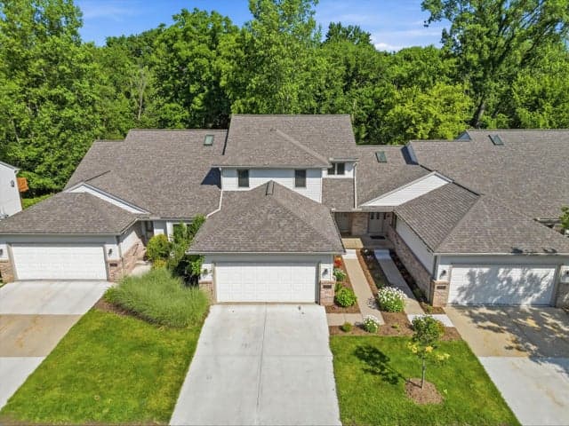 555 Sycamore Circle, Saline, MI 48176