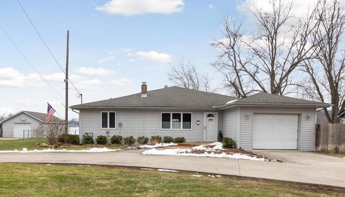 3720 Seymour Lake Road, Ortonville, MI 48462