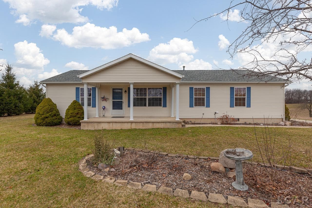 13946 Northmoor Drive, Cement City, MI 49233