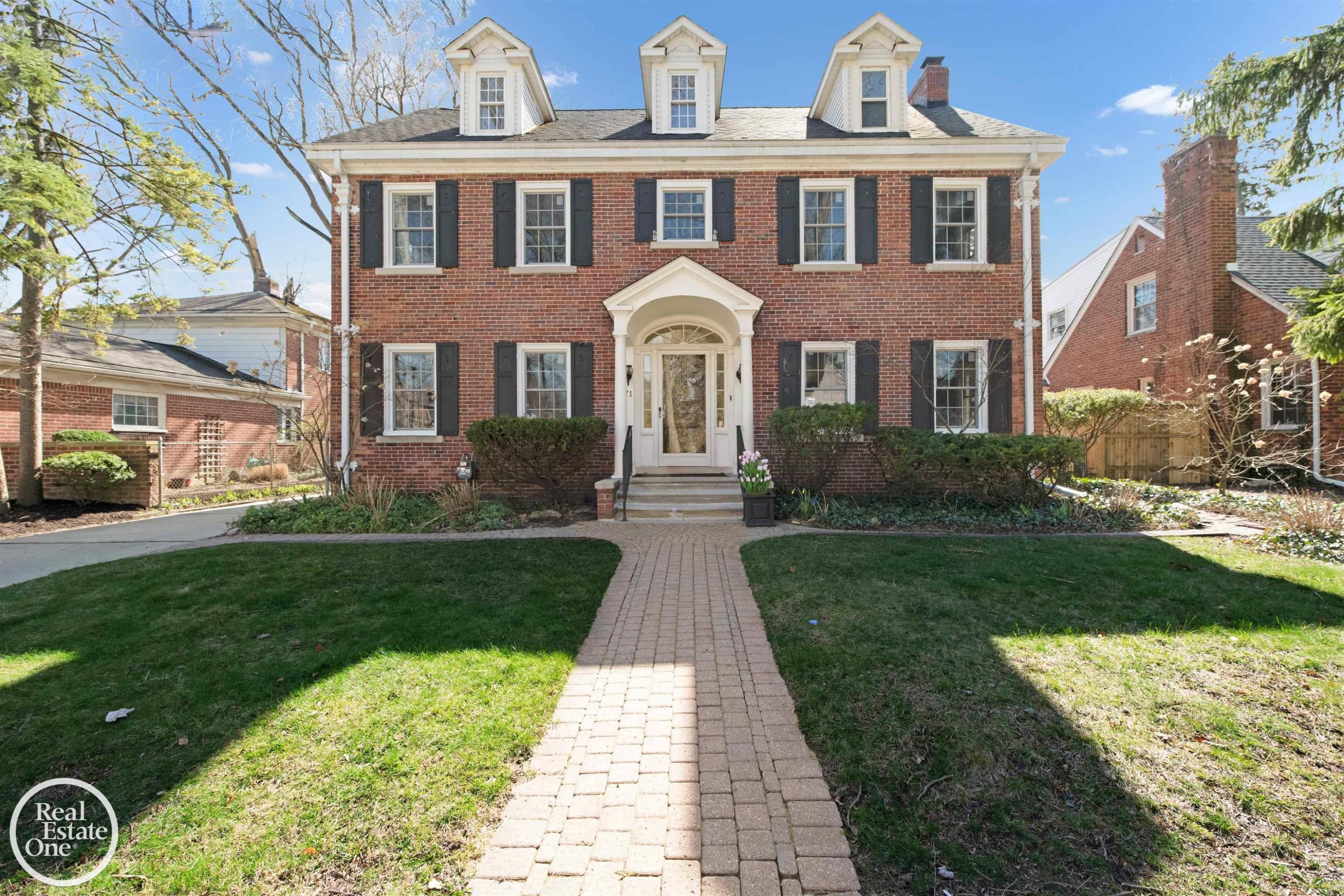 71 Moross Road, Grosse Pointe Farms, MI 48236