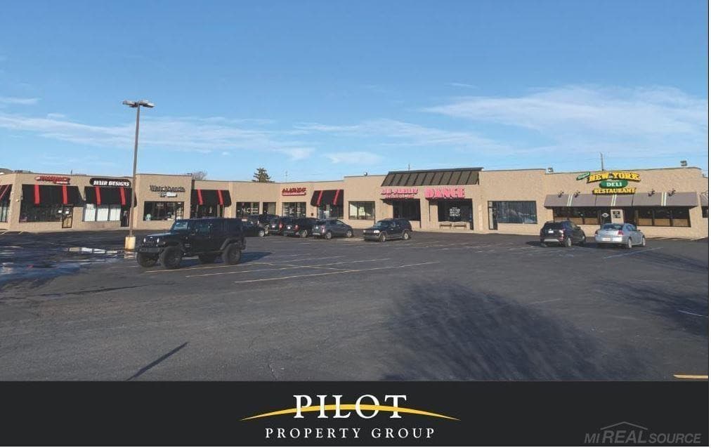 40760 GARFIELD Road, Clinton Twp, MI 48038