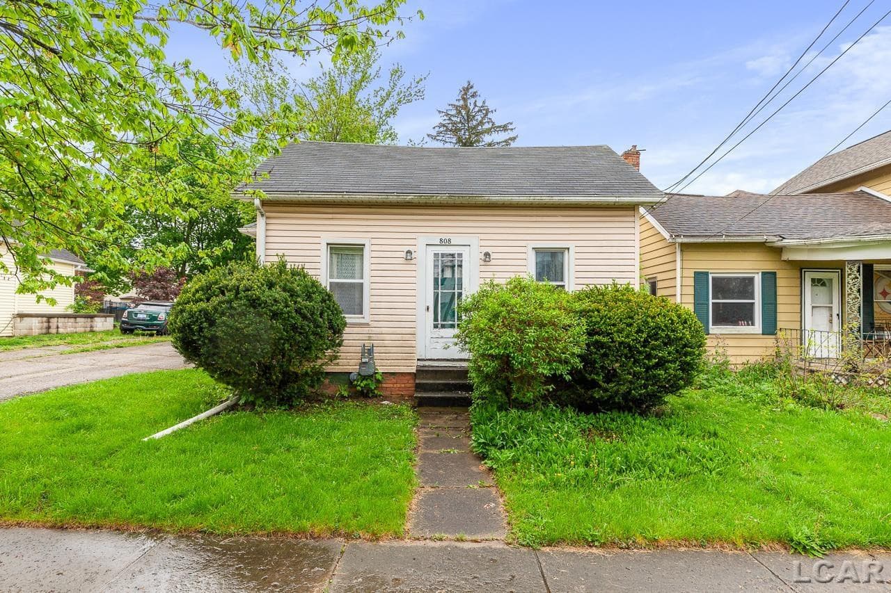 808 Chestnut Street, Adrian, MI 49221