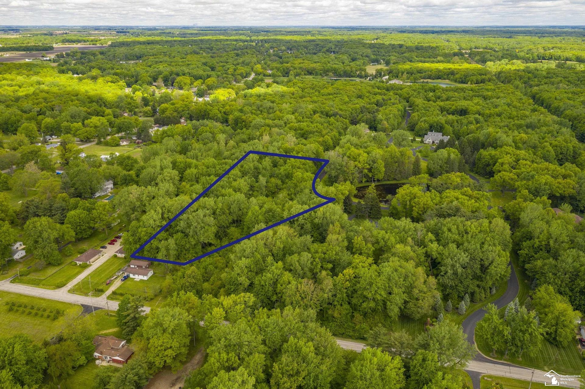 9107 Pine Forest Circle, Lambertville, MI 48144