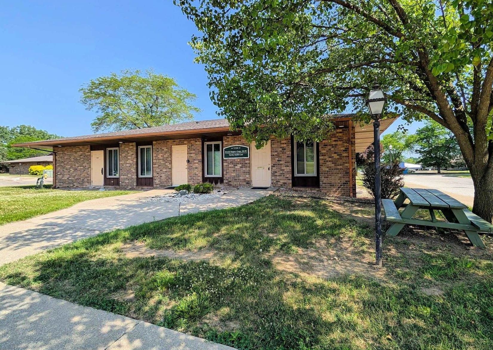 1134 S Linden Road, Suite 6, Flint, MI 48532