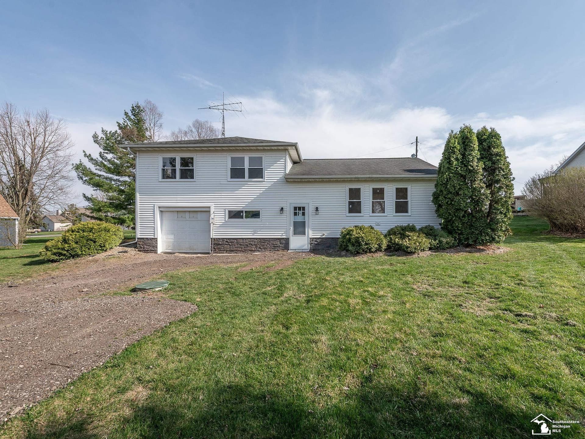 7329 Norfolk Drive, Onsted, MI 49265