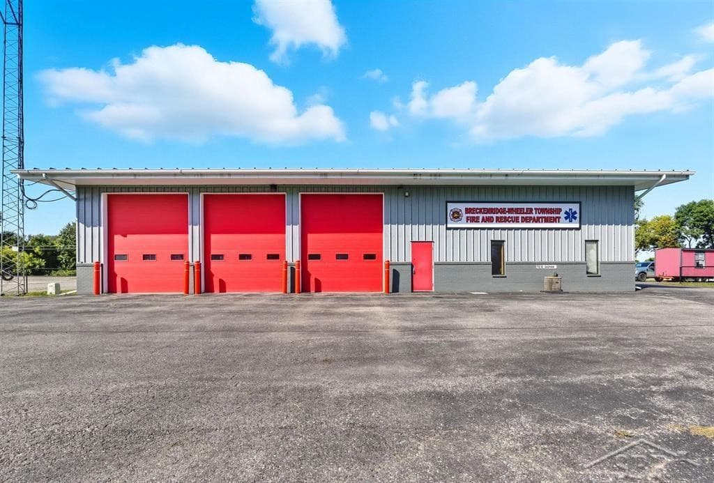 513 E Saginaw Street, Breckenridge, MI 48615