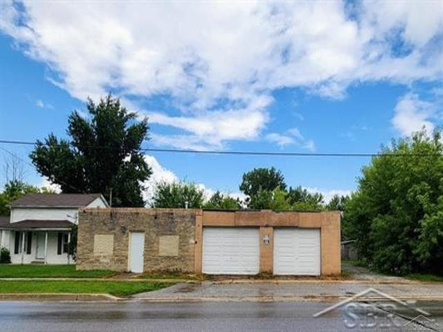 244 shattuck Road, Saginaw, MI 48604
