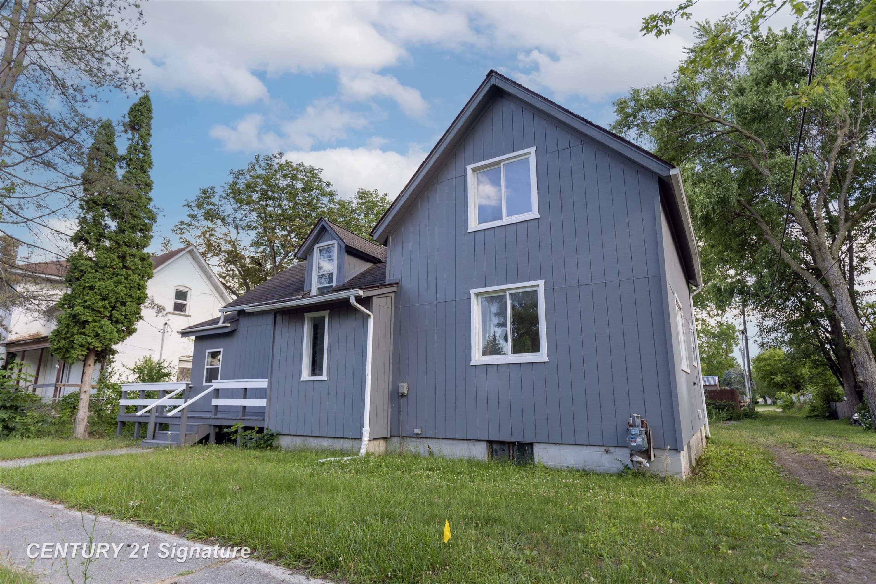 611 W 2nd Street, Pinconning, MI 48650