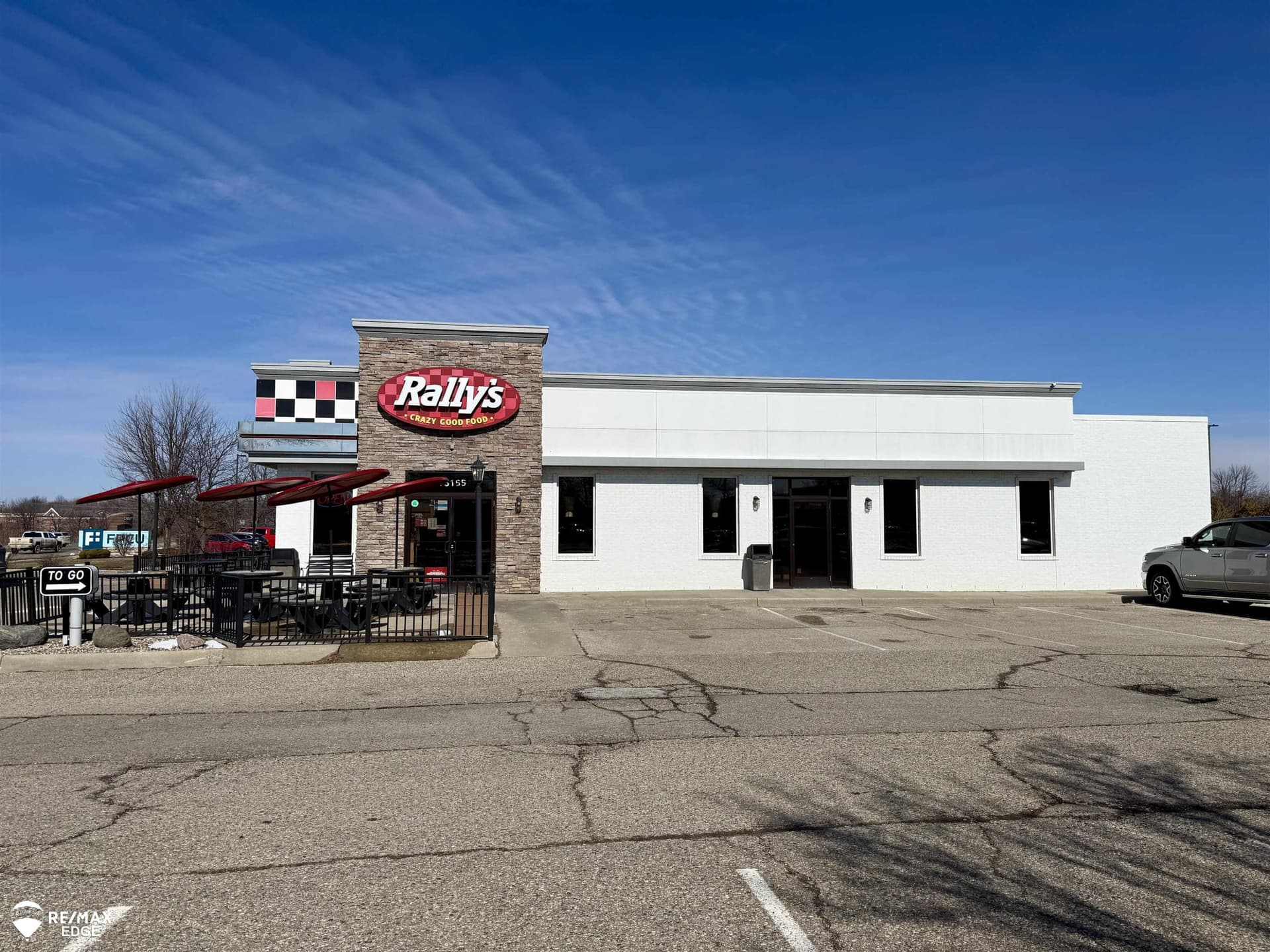 15155 Silver Parkway, Fenton, MI 48430