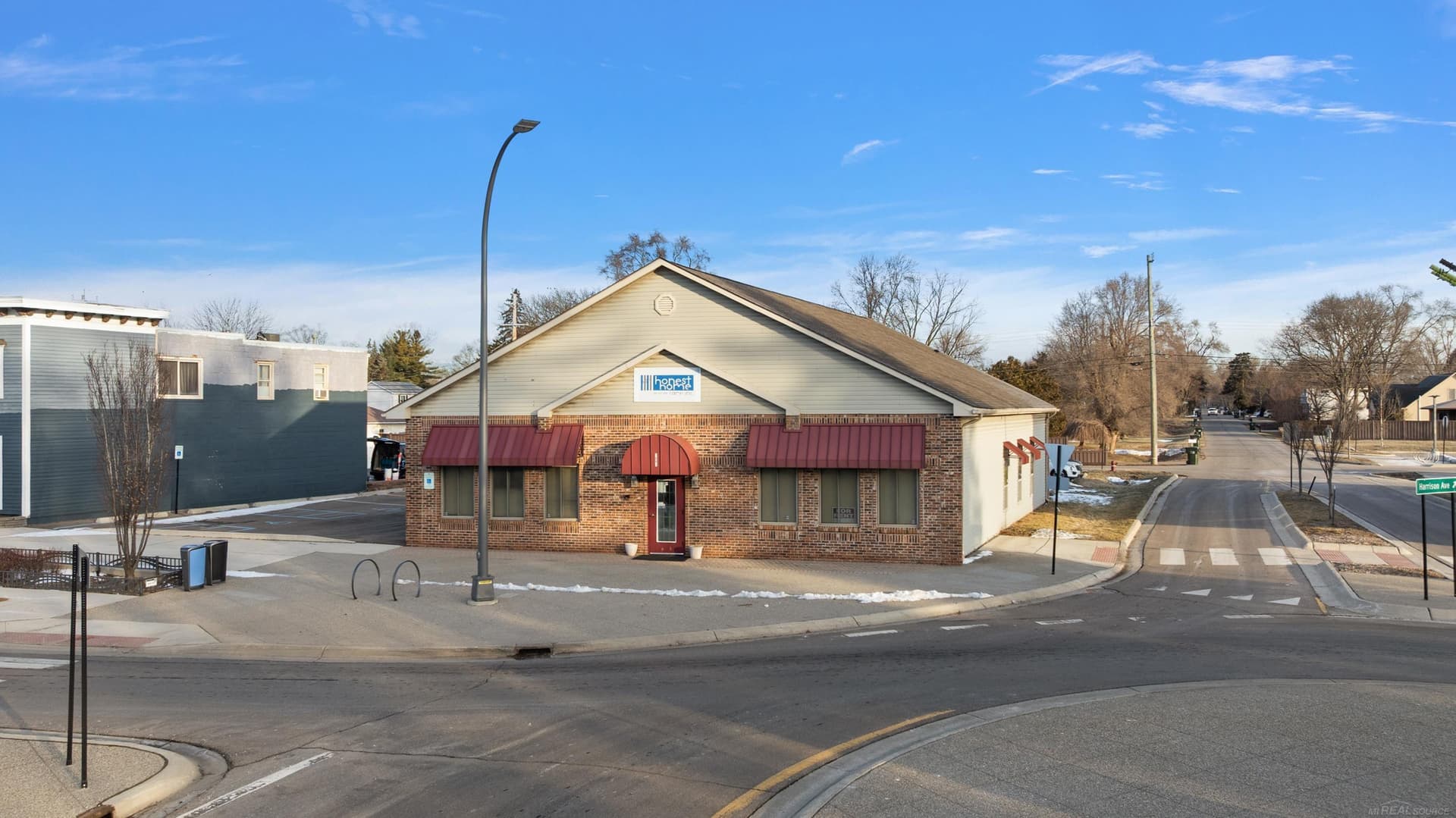1681 E Auburn Road, Rochester Hills, MI 48307