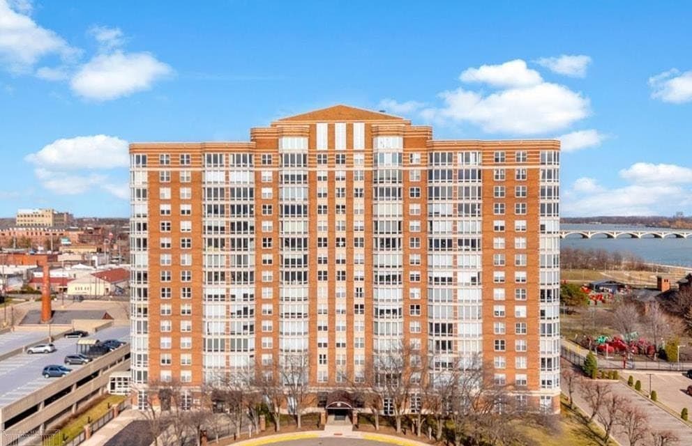 250 E Harbortown #1006 Drive, 1006, Detroit, MI 48207