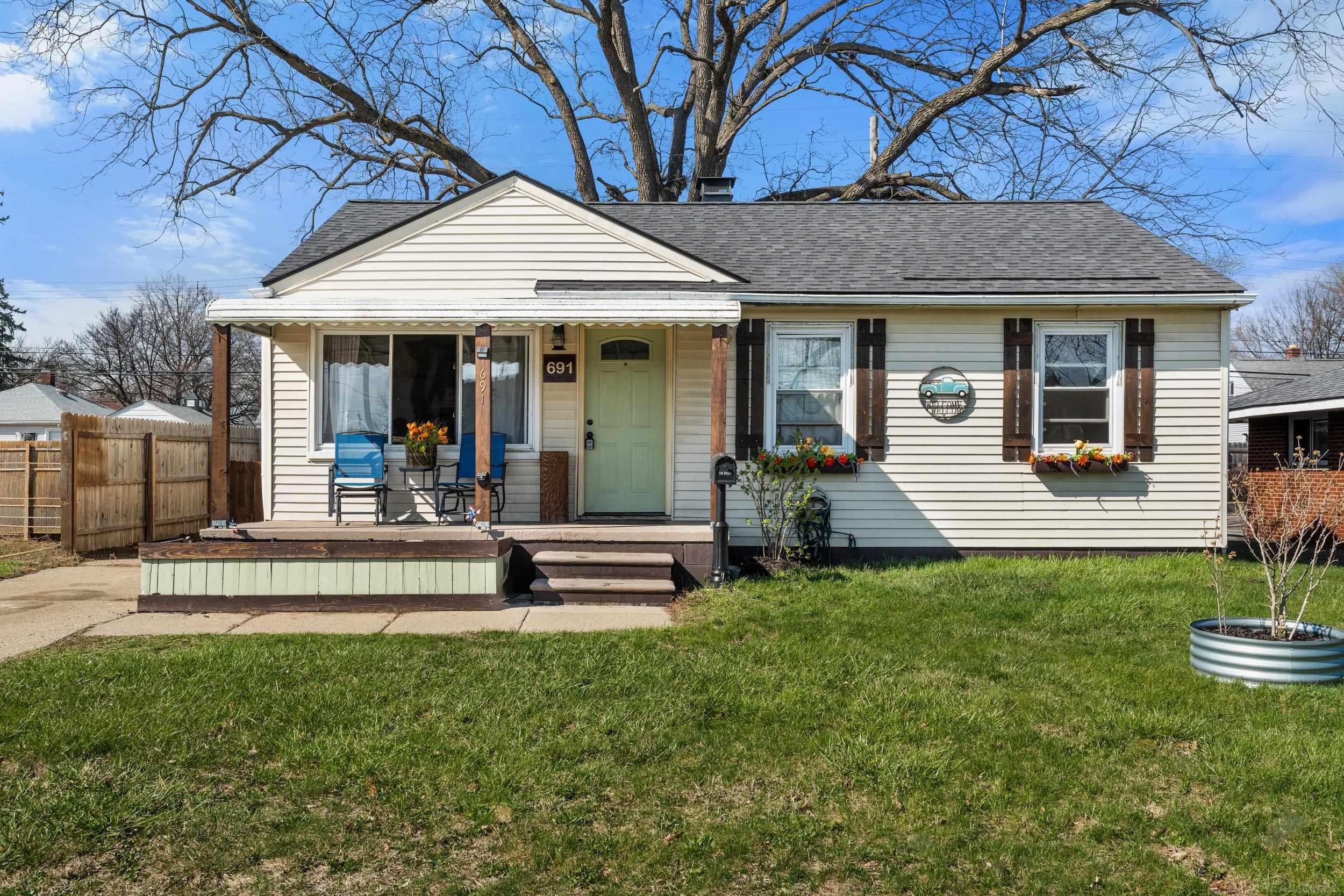 691 E Bennett Avenue, Ferndale, MI 48220