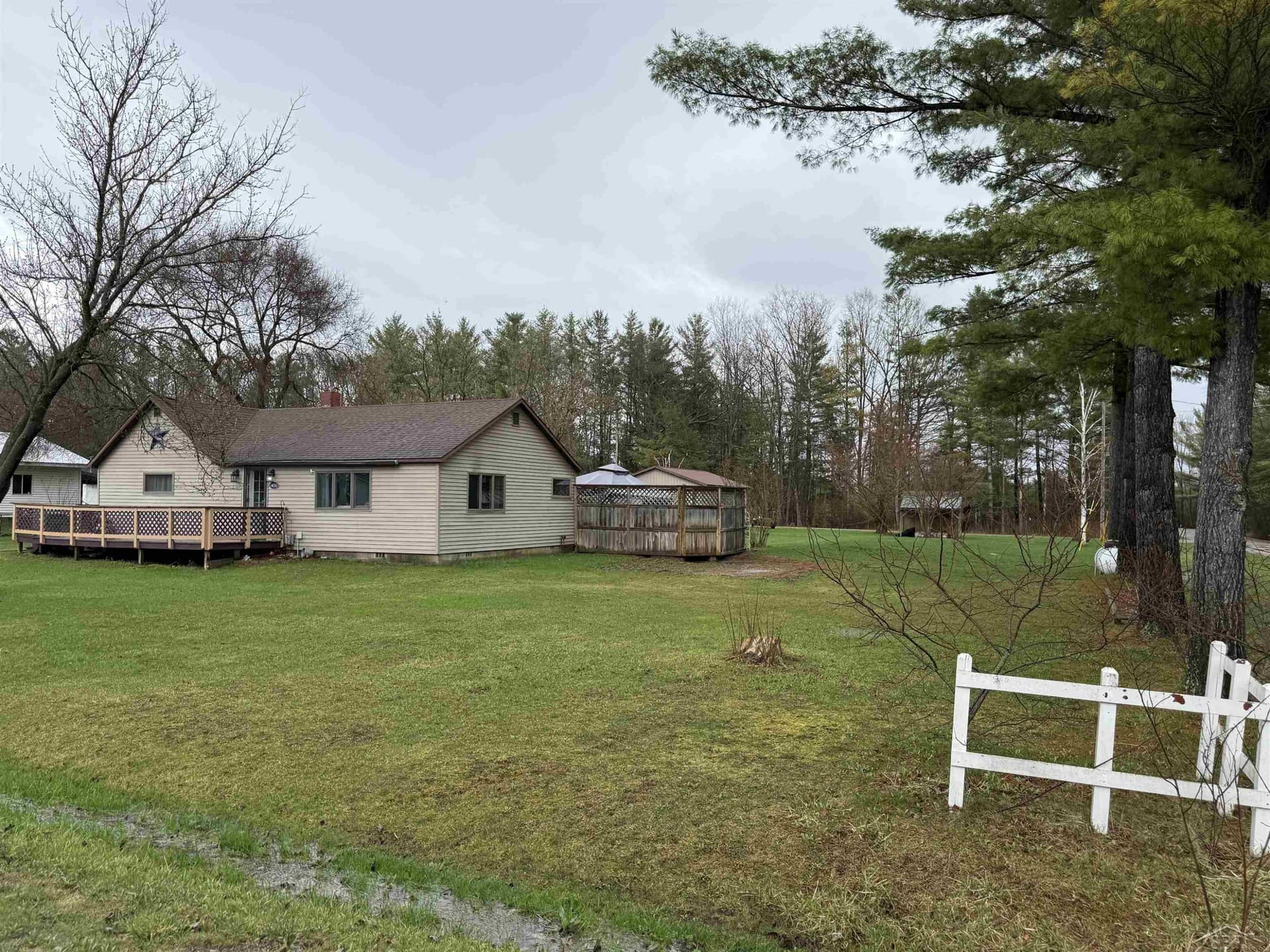 1450 Sheldon Street, Alger, MI 48610