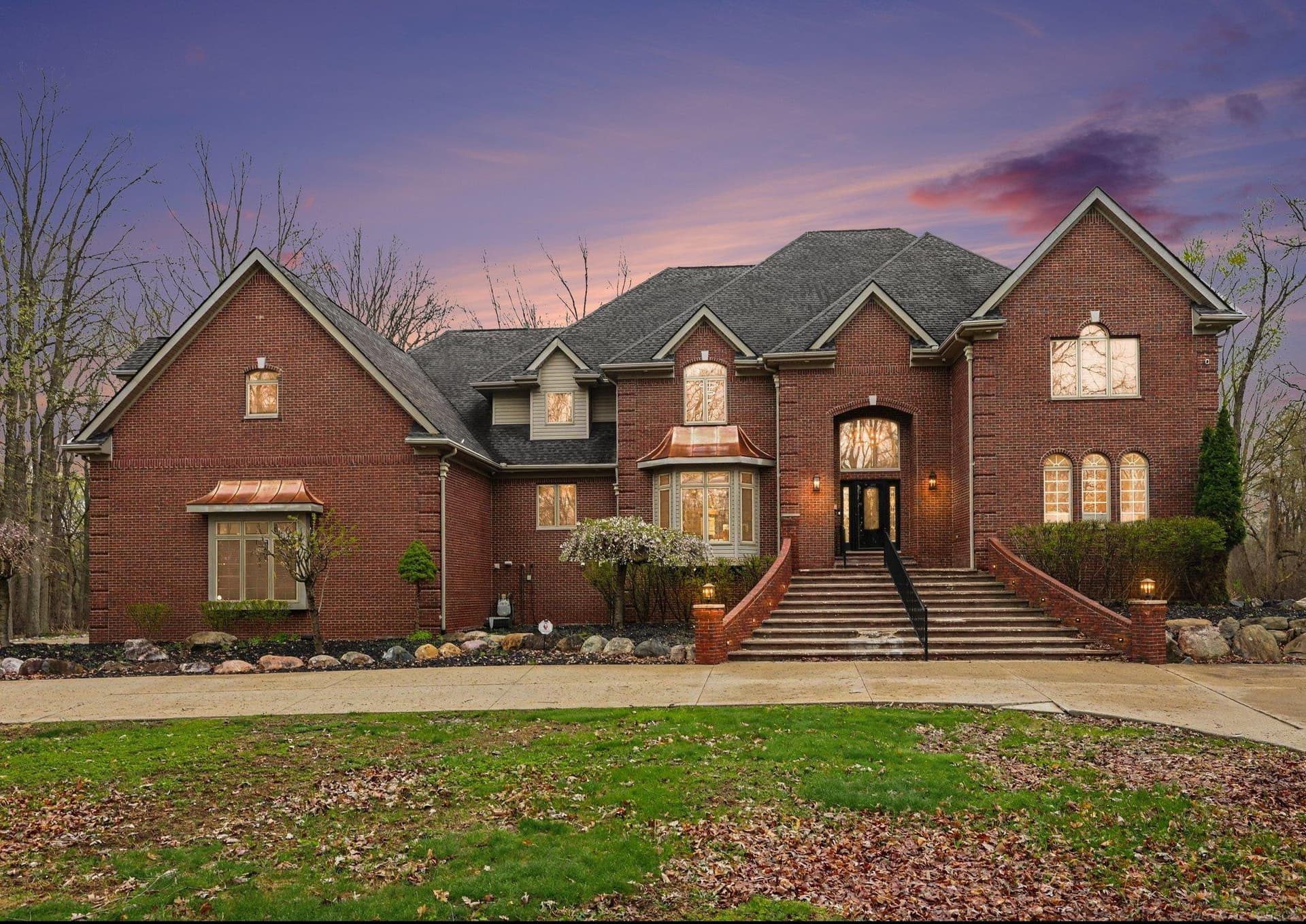 6986 Montgomery Drive, Utica, MI 48316