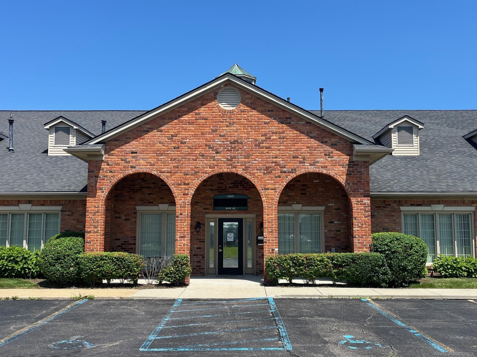 42855 Garfield Road, Suite 111, Clinton Twp, MI 48038