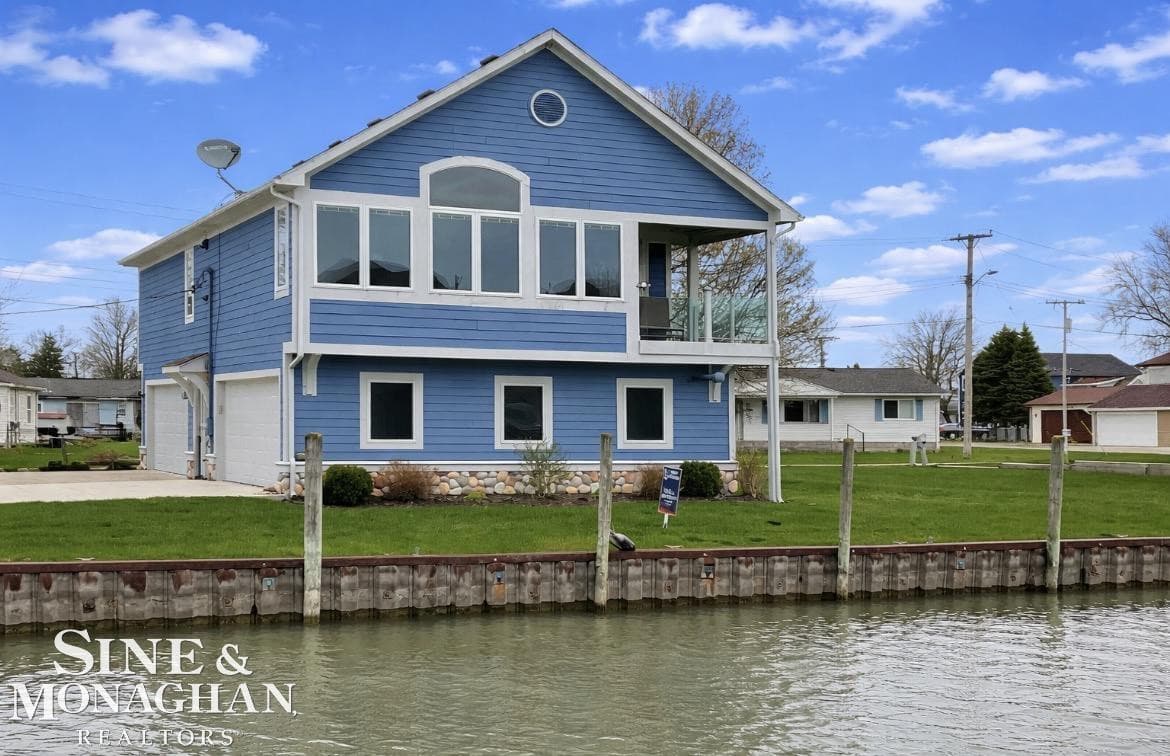 113 Roselawn Street, Algonac, MI 48001