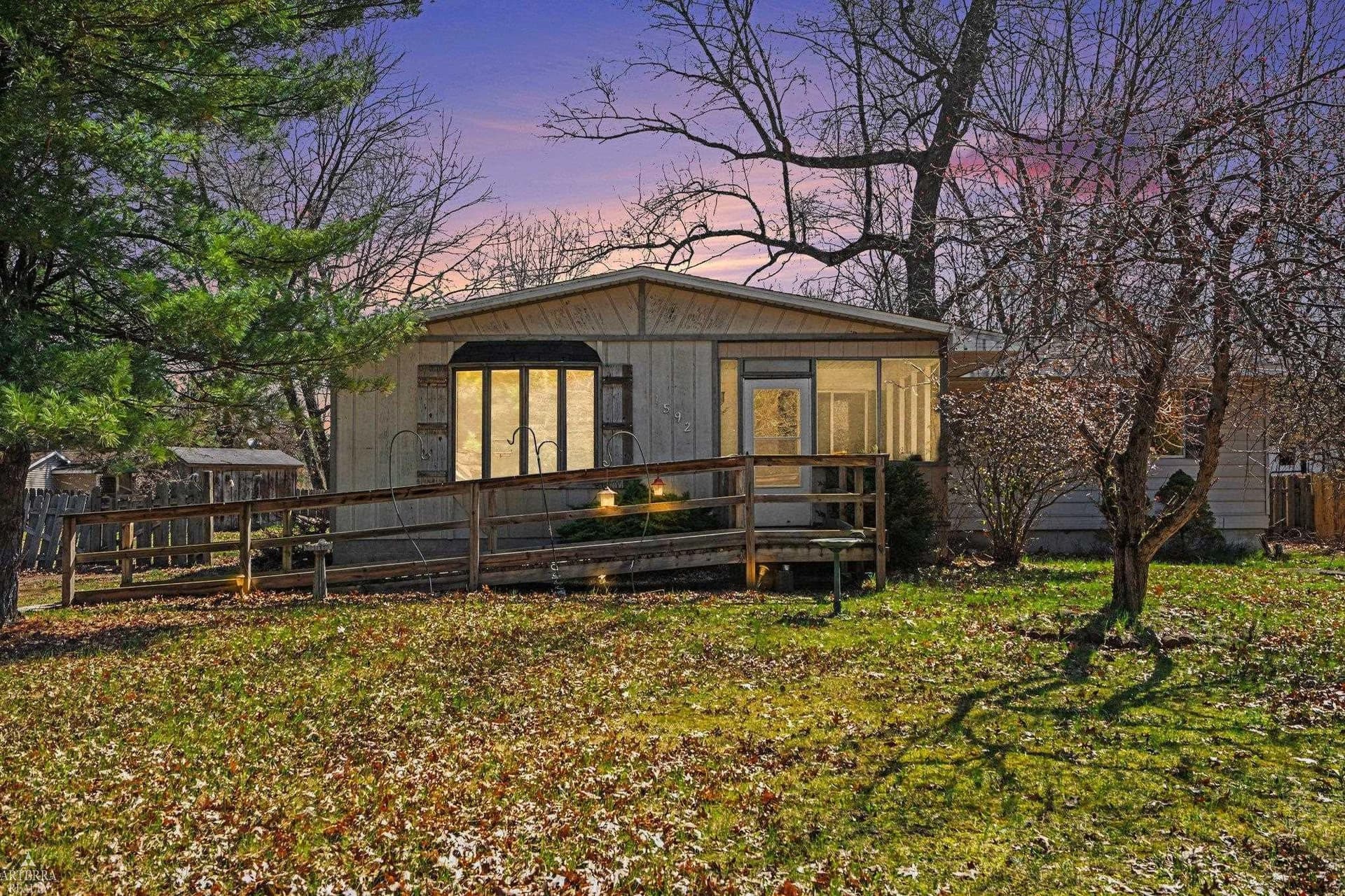 1592 Oakwood Drive, Gladwin, MI 48624