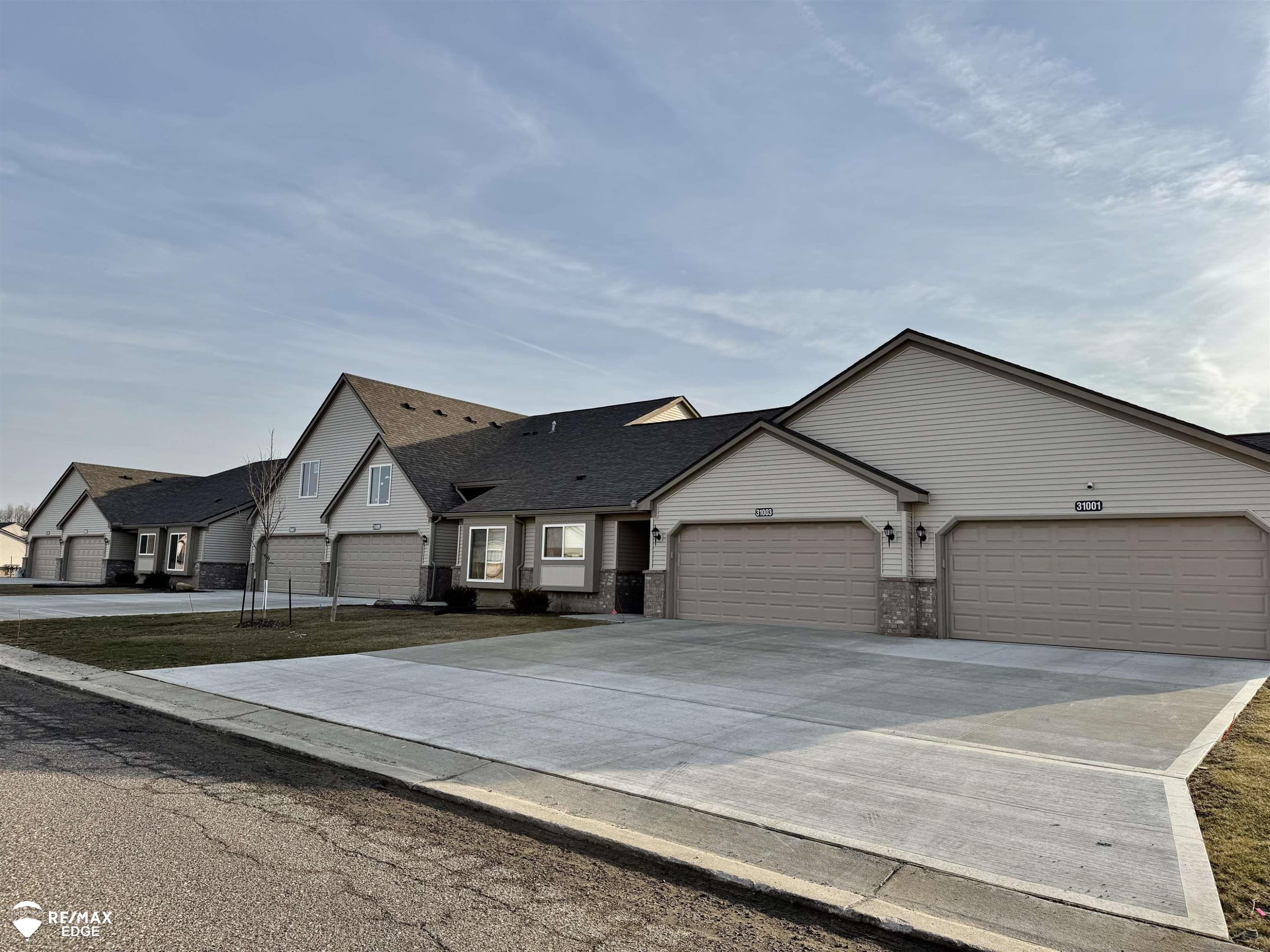 28007 Gregory Street, Grand Blanc, MI 48439