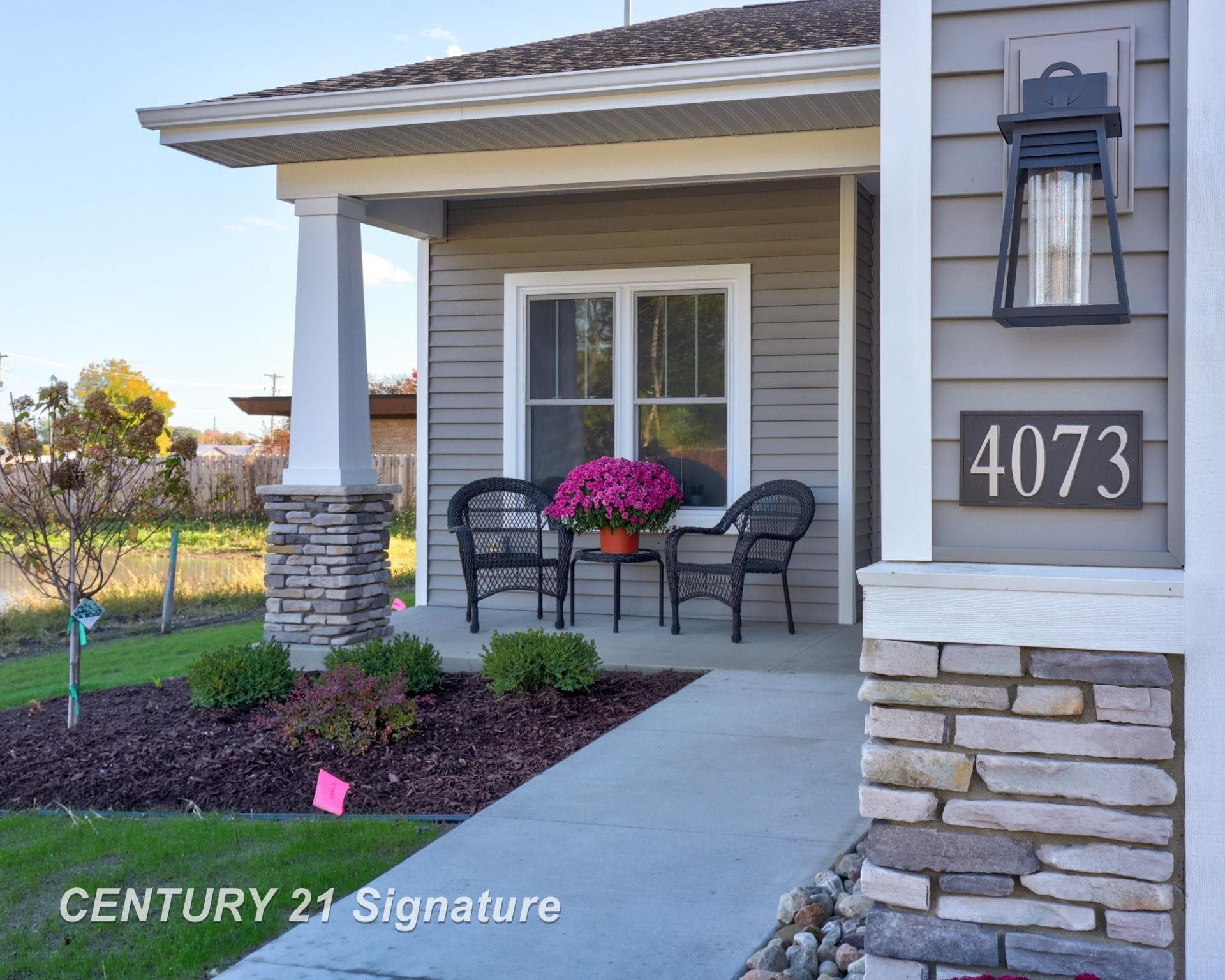 Photo 3