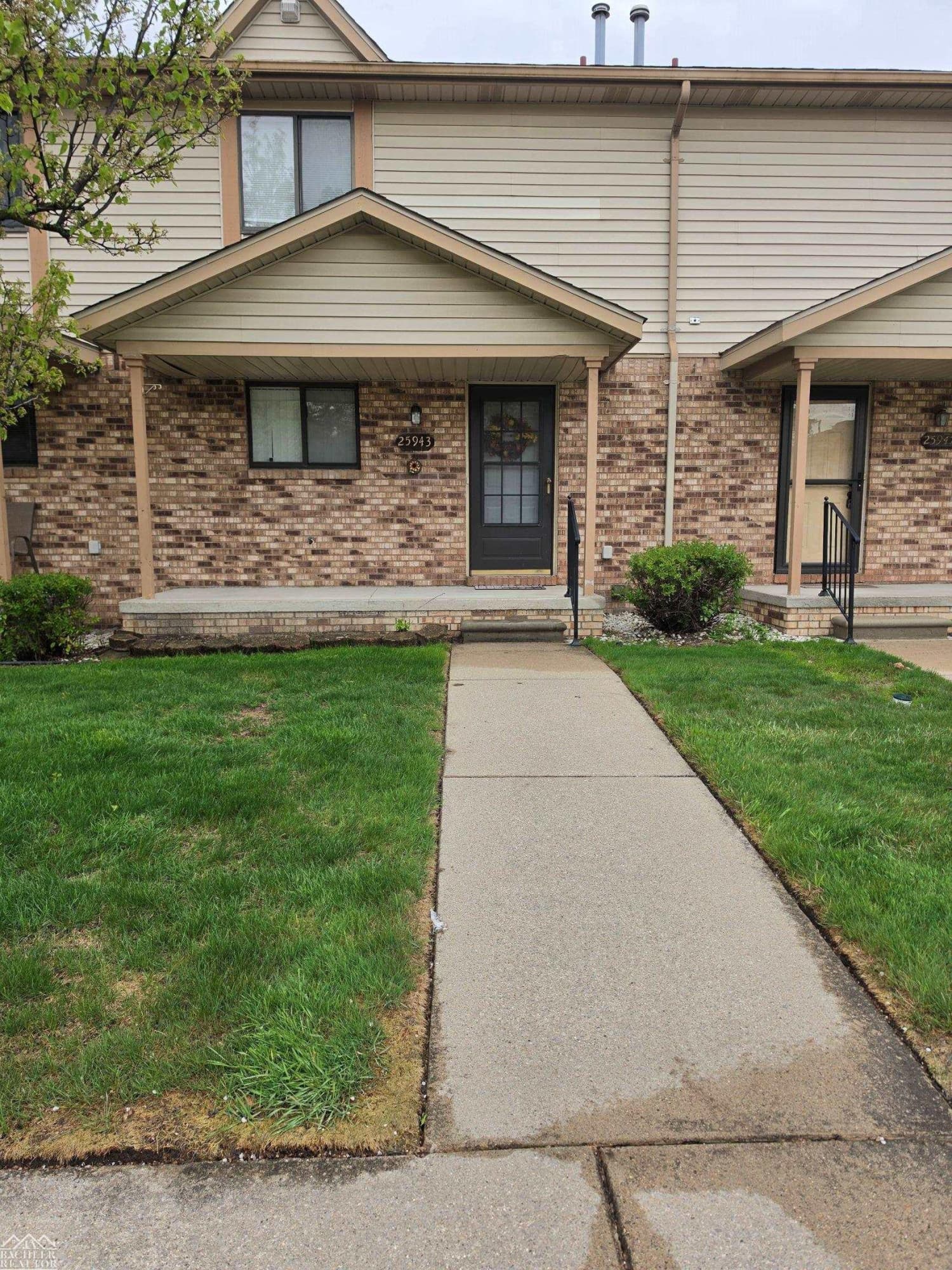 25943 New Forest Court, Chesterfield, MI
