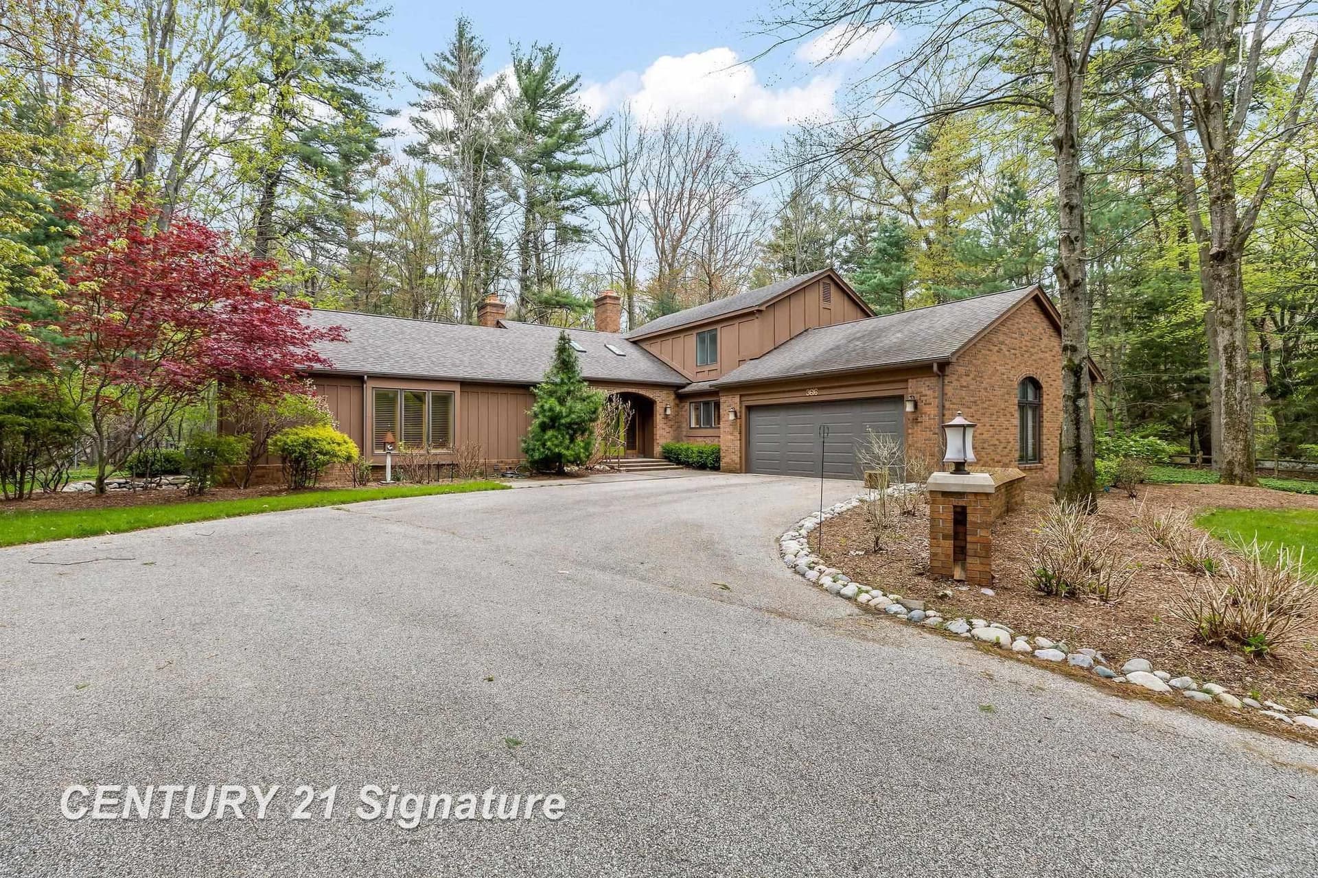 3616 White Pine Way Street, Midland, MI 48640