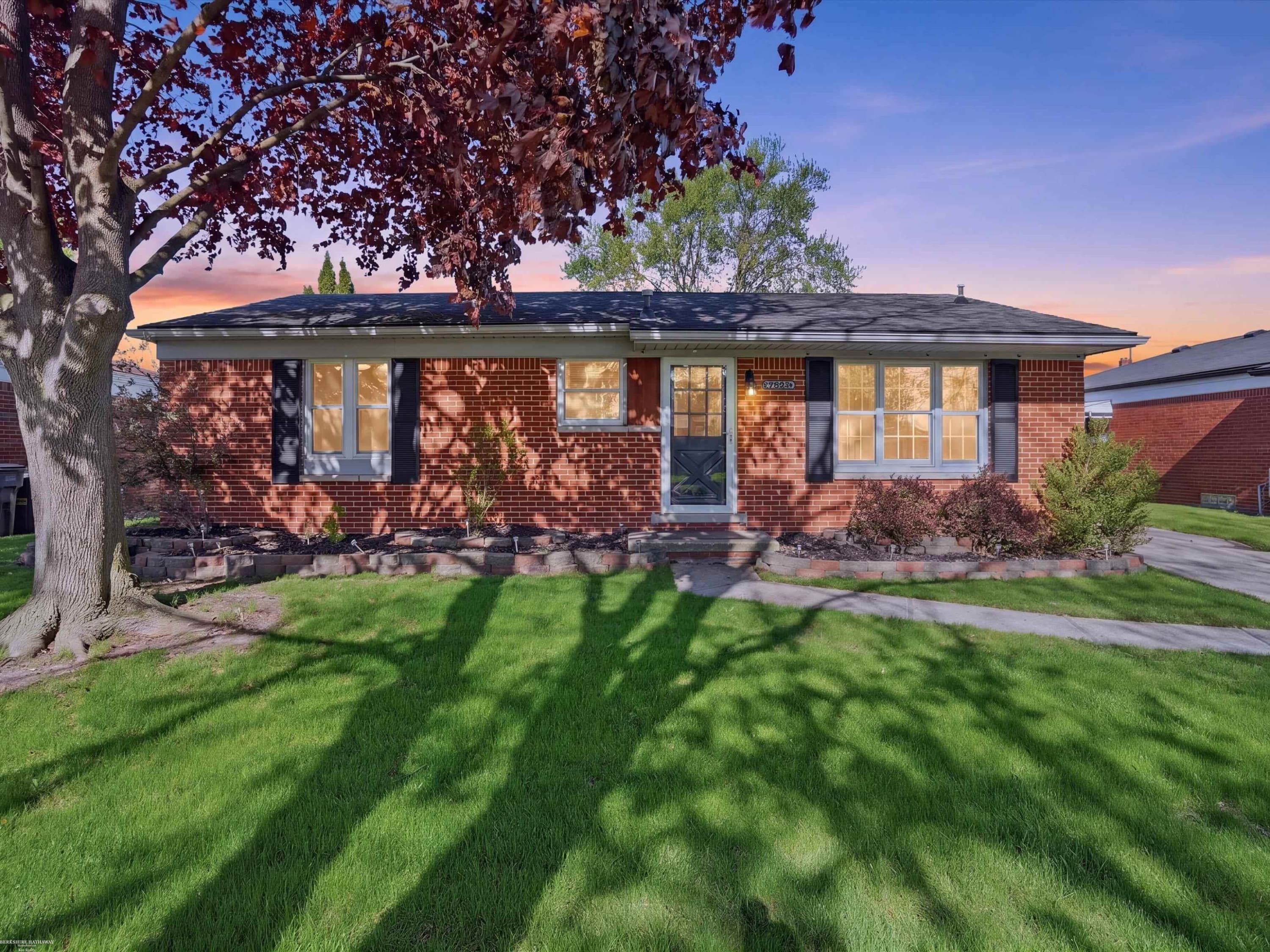 35323 Simco Drive, Clinton Twp, MI 48035